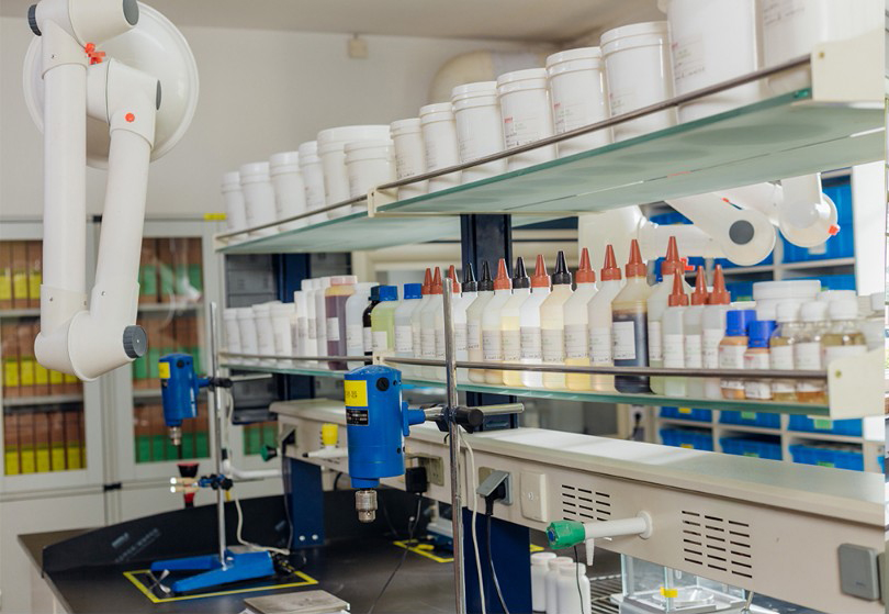 ഏതാണ് നല്ലത്, PUR ഹോട്ട് മെൽറ്റ് പശ അല്ലെങ്കിൽ EVA ഹോട്ട് മെൽറ്റ് പശ?